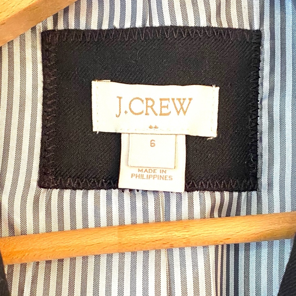 J. CREW women’s two-button blazer in BLACK wool blend. Size 6. - Picture 6 of 10
